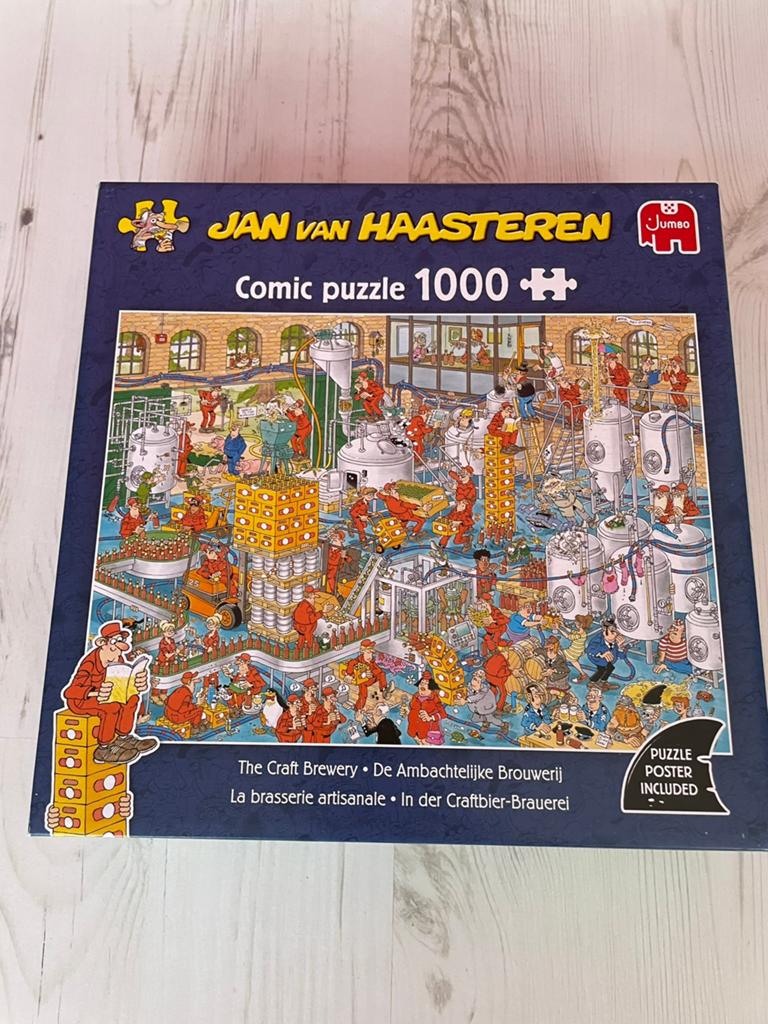 Jan van Haasteren Comic Puzzel - The Craft Brewery 1000, Ophalen of Verzenden, 500 t/m 1500 stukjes, Zo goed als nieuw, Legpuzzel