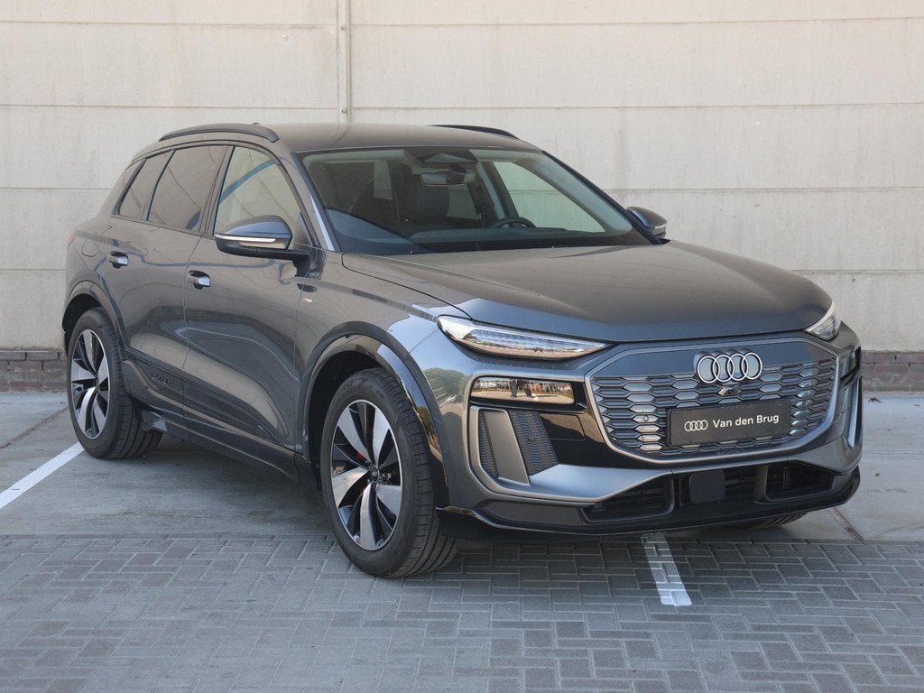 Audi Q6 e-tron Advanced edition 83 kWh | Leder | Trekhaak |, Automaat, Achterwielaandrijving, Gebruikt, Zwart