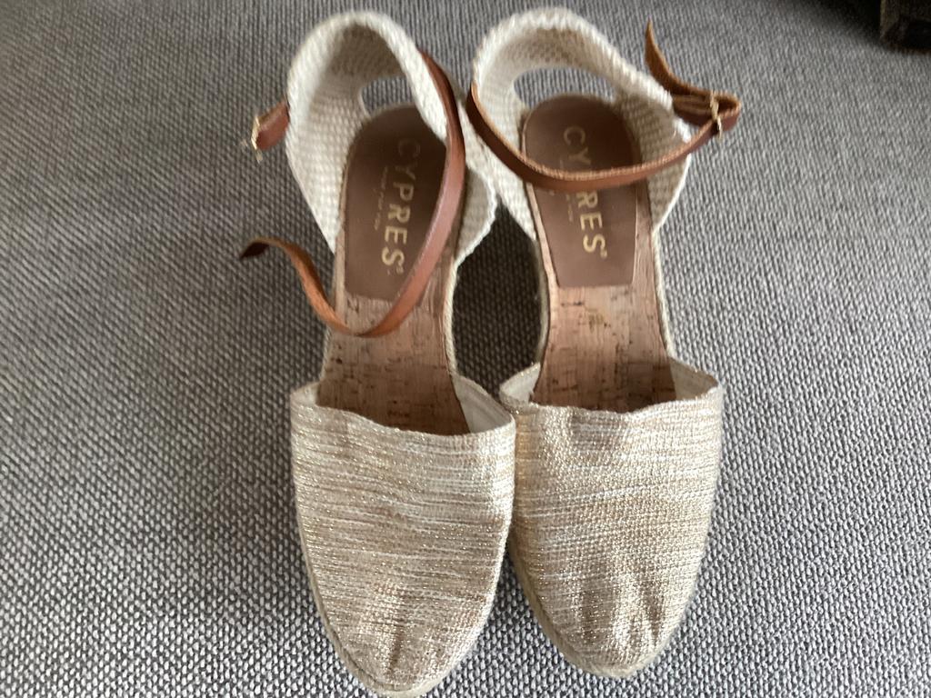 Cypres Espadrilles - Zo goed als nieuw, Ophalen of Verzenden, Zo goed als nieuw, Beige, Espadrilles of Moccasins