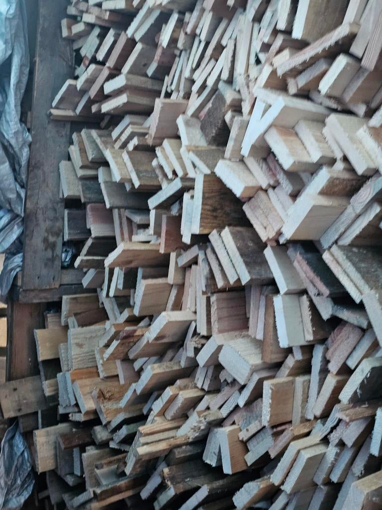 Kachelhout: plankjes en hoekblokken, Tuin en Terras, Haardhout, Ophalen of Verzenden