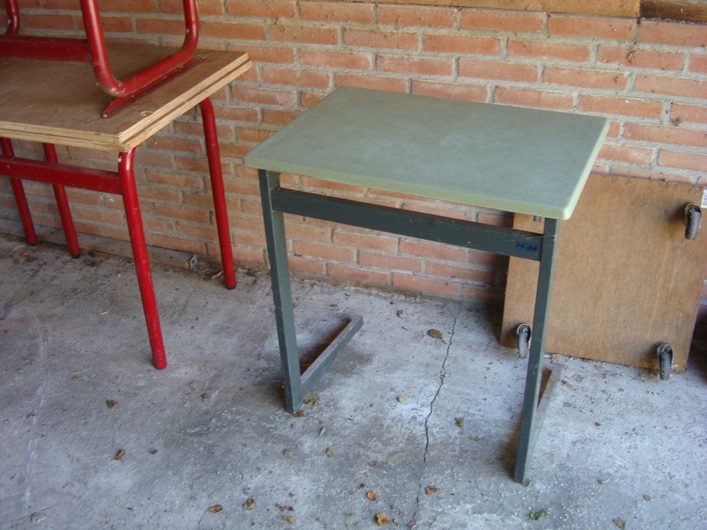schooltafeltje, Kinderen en Baby's, Ophalen, Zo goed als nieuw, Tafel(s)