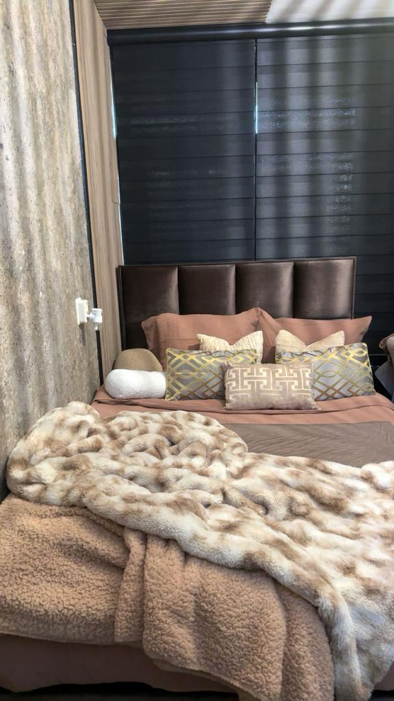 Nieuwe boxspring, Ophalen, Zo goed als nieuw, Tweepersoons