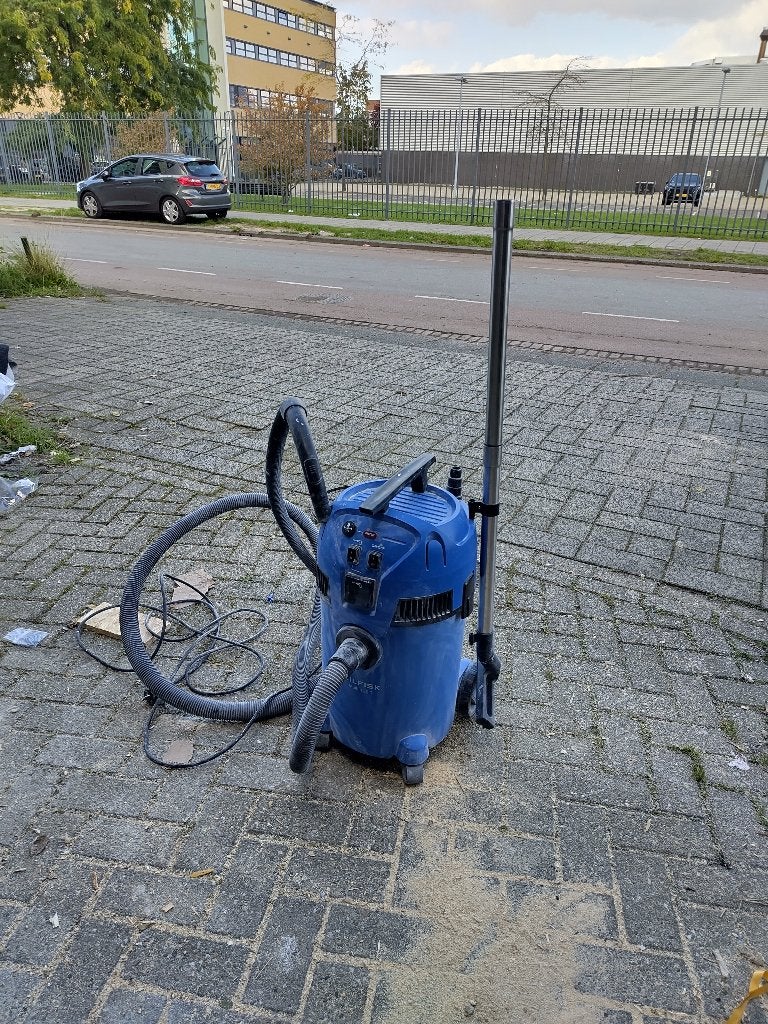 Nilfisk Multi II 30 T Industriële Stofzuiger - Goed Werkend, Gebruikt, Industriële stofzuiger, 1200 tot 1600 watt, Ophalen