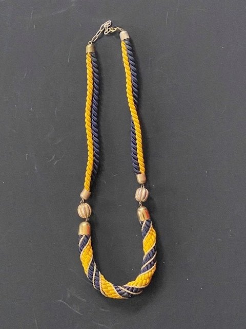 Hals ketting in kleuren van IJsselstein, Sieraden, Tassen en Uiterlijk, Kettingen, Ophalen of Verzenden, Gebruikt, Geel, Overige materialen