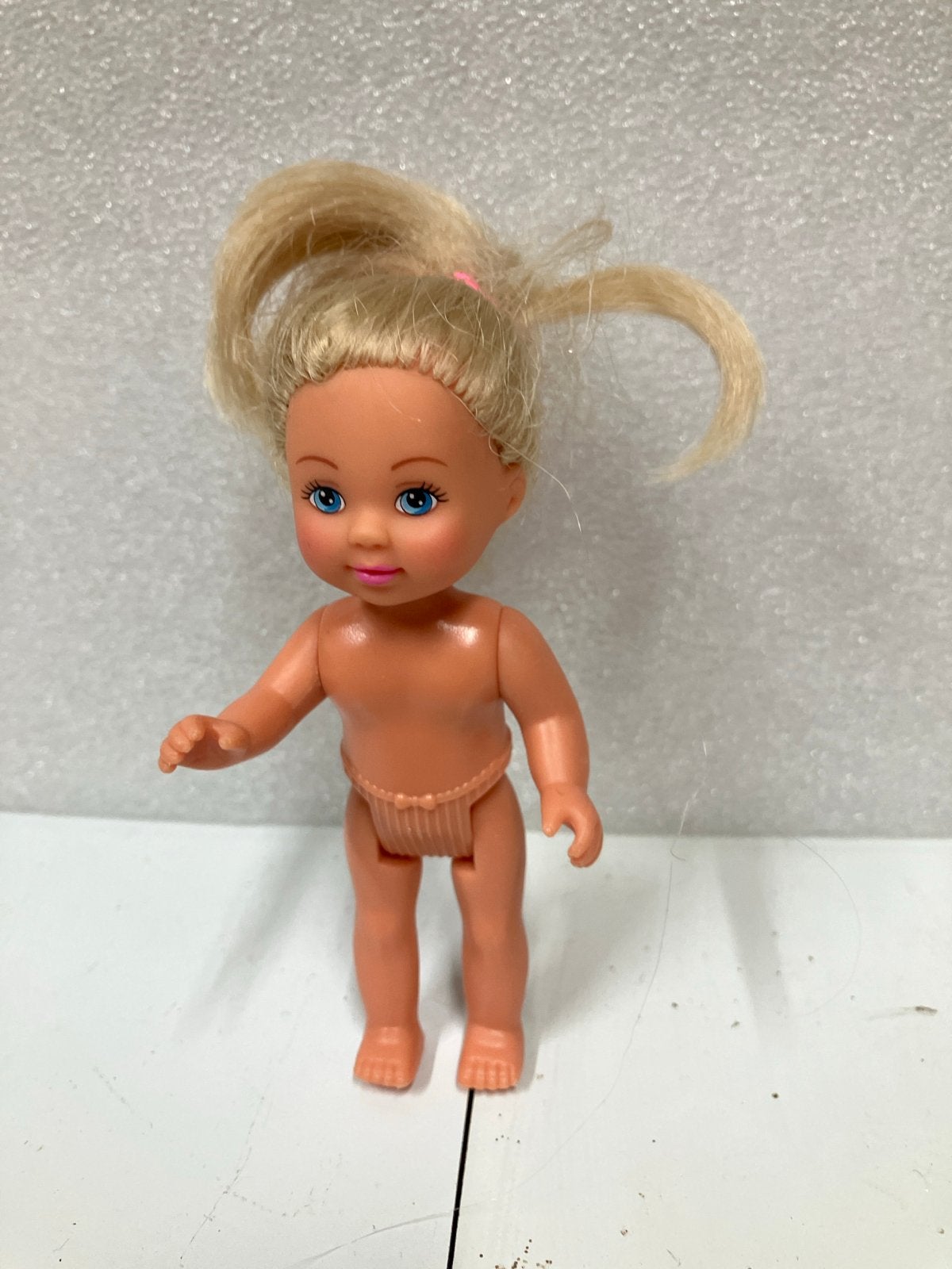 Popje met blond haar - Simba Made in China, Ophalen of Verzenden, Zo goed als nieuw, Pop