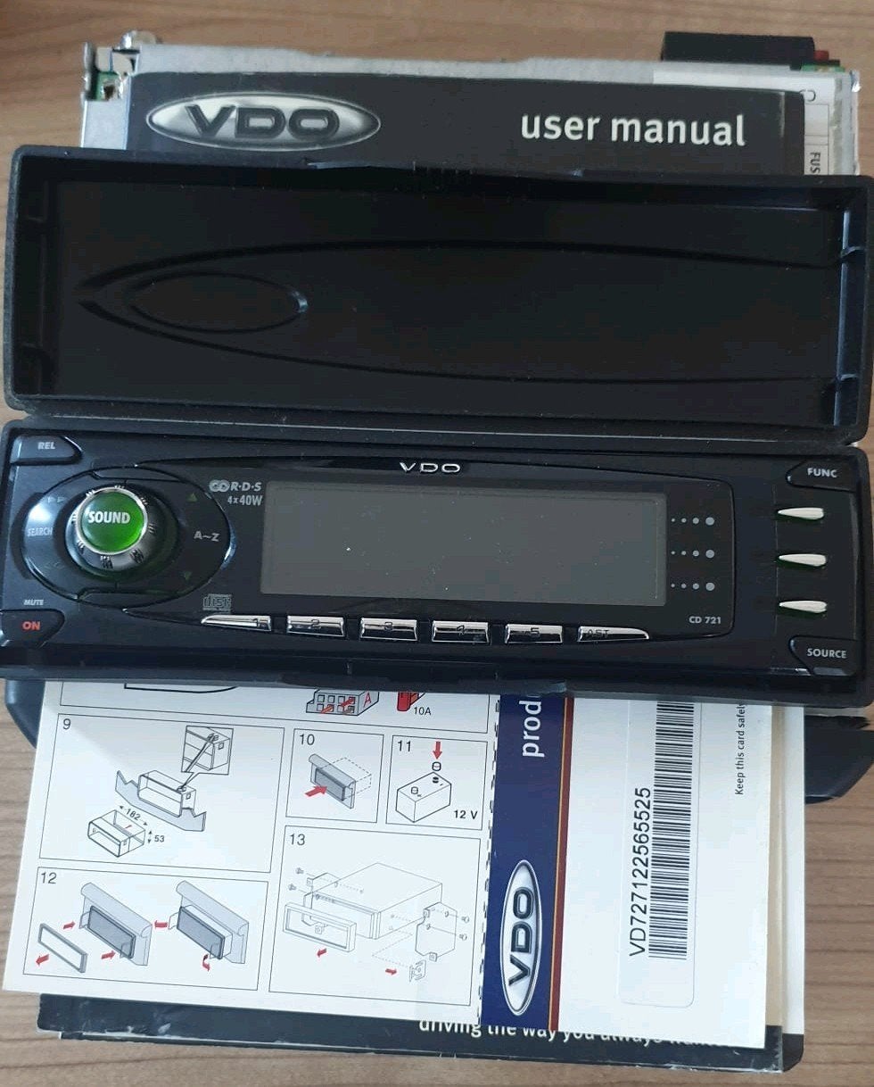 Vdo auto radio Cd speler 4x50 watt, Ophalen, Zo goed als nieuw