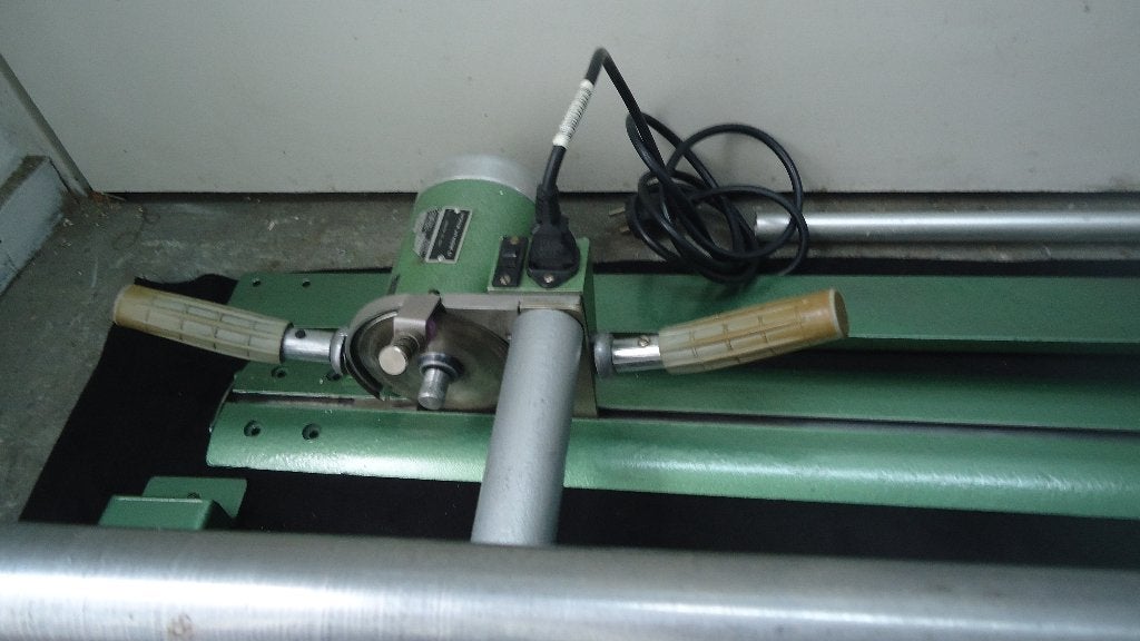 Industrie Stofsnijmachine /Eindsnijder met Rol houder, Hobby en Vrije tijd, Overige merken, Gebruikt, Ophalen of Verzenden, Naaimachine