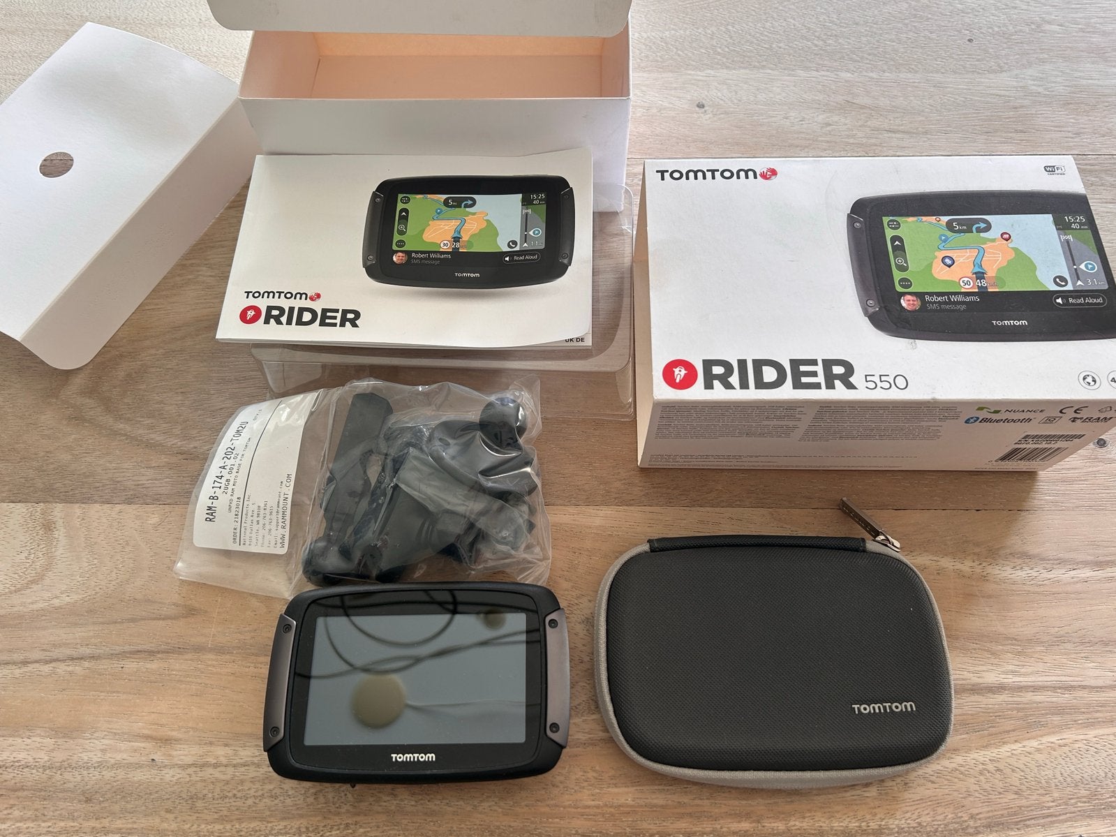 Tomtom rider 550 met actieve houder, Motoren, Accessoires | Navigatiesystemen, Ophalen, Zo goed als nieuw