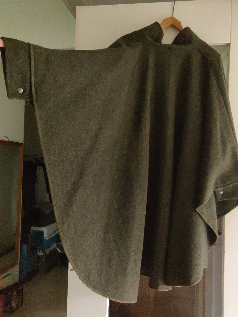 Capes en winterjassen en een herenjasje, Ophalen of Verzenden, Zo goed als nieuw, Meerkleurig