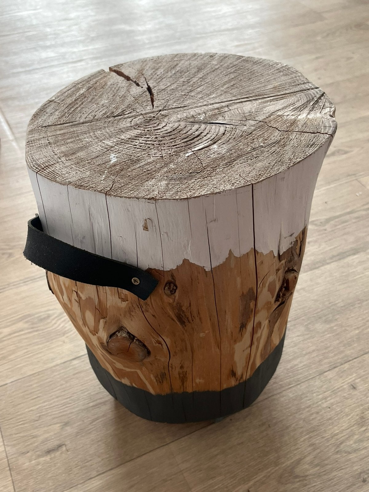 Boomstam bijzettafeltje/ krukje, Ophalen, Zo goed als nieuw, Hout