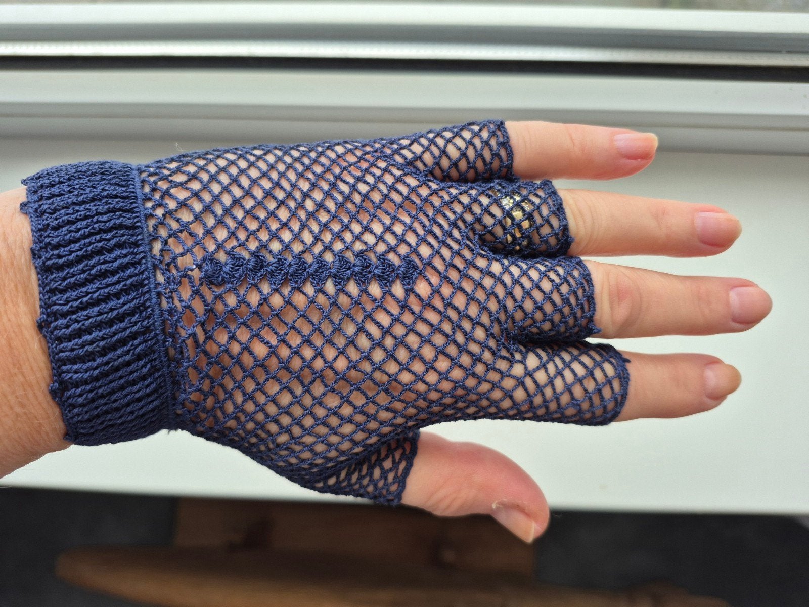 Blauwe gehaakte vingerloze handschoenenf, Maat 38/40 (M), Ophalen of Verzenden, Handschoenen, Onbekend