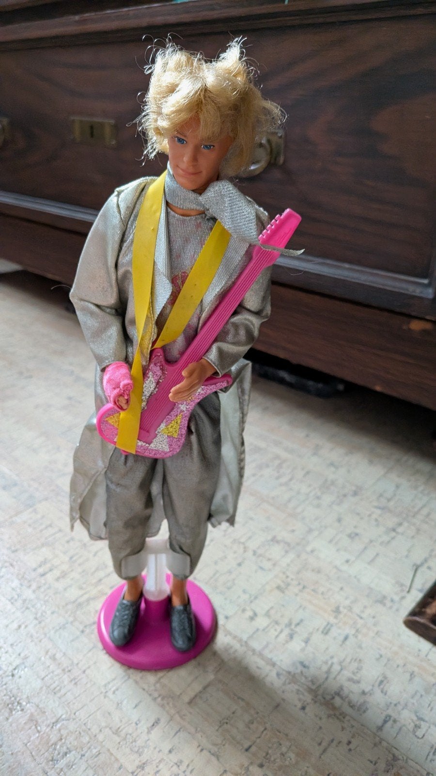 Vintage Rocker Ken pop uit 1986 met gitaar, Ophalen of Verzenden, Gebruikt