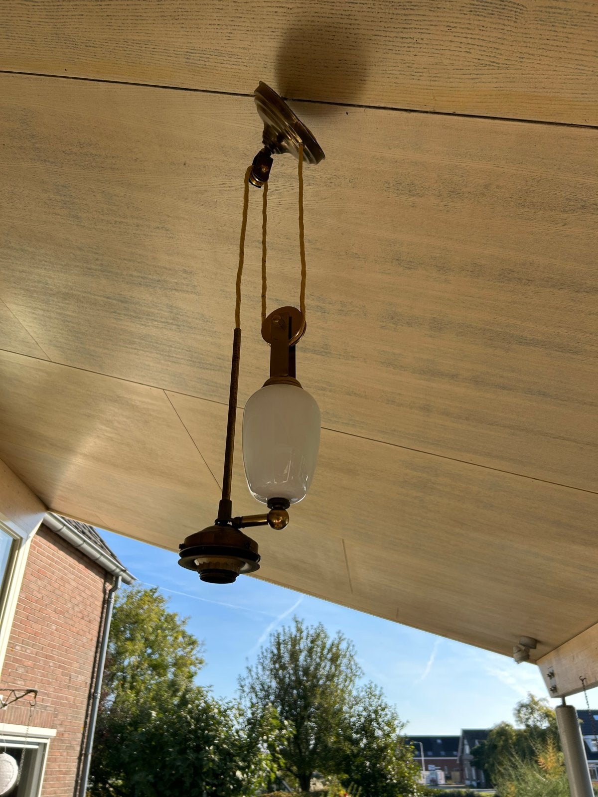 Vintage Hanglamp met Katrolsysteem - Wit Glas & Messing, Ophalen