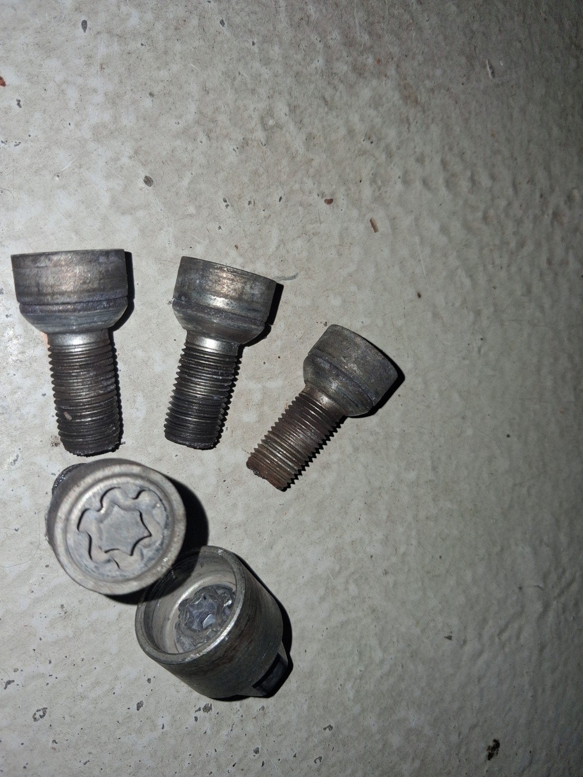 Mc Gard slotbouten set m14x1.5 - Volkswagen,  Audi, Skoda, Auto-onderdelen, Ophalen of Verzenden, Gebruikt, Seat