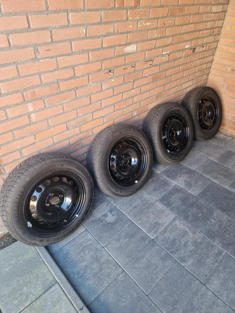 GERESERVEERD. 15 inch stalen velgen met winterbanden., Auto-onderdelen, Banden en Velgen, Ophalen, Gebruikt, 15 inch, Velg(en)