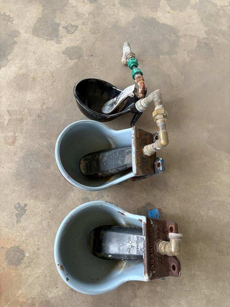 Te koop drinkbakken koeien en paarden, Dieren en Toebehoren, Overige Dieren-accessoires, Verzenden