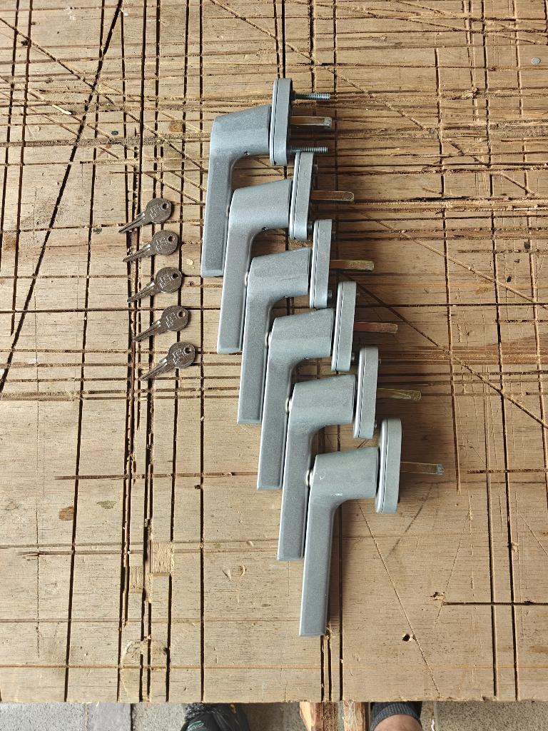 S2 raamkrukken in aluminium, 6 stuks, Ophalen of Verzenden, Nieuw, Overige materialen, Klink of Kruk