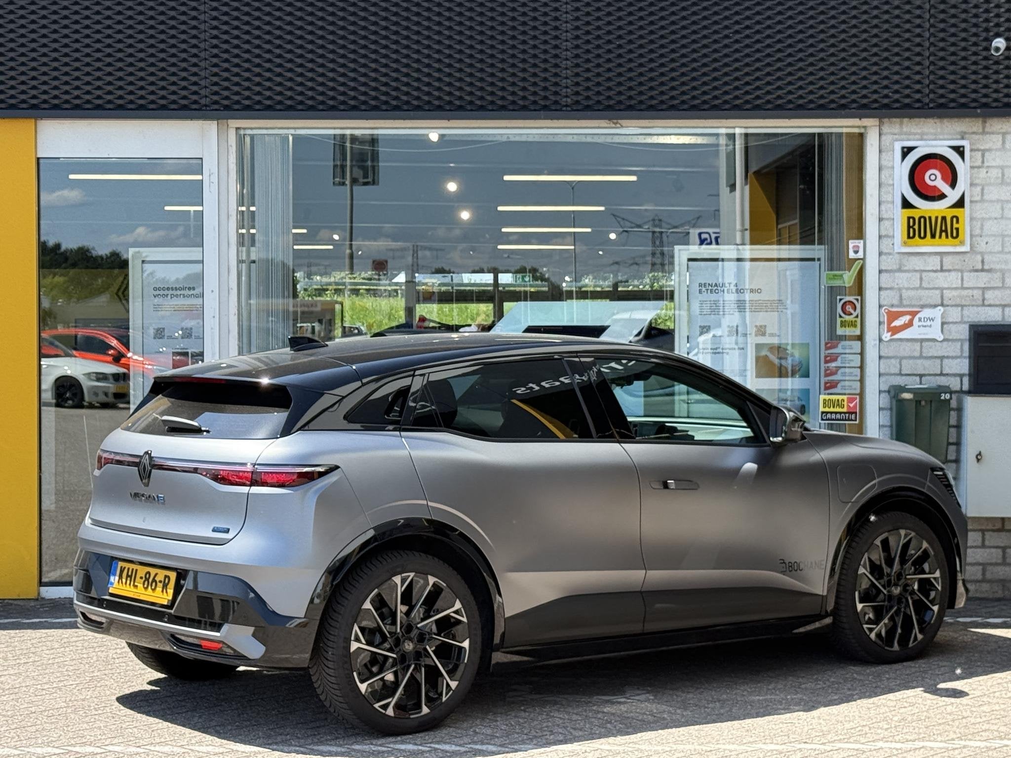 Renault Megane E-Tech comfort range esprit alpine 60 kWh | D, 468 km, 1619 kg, Zilver of Grijs, 900 kg