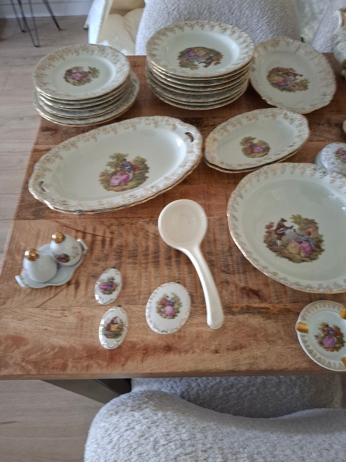 Servies Bavaria kronester limoge, Ophalen