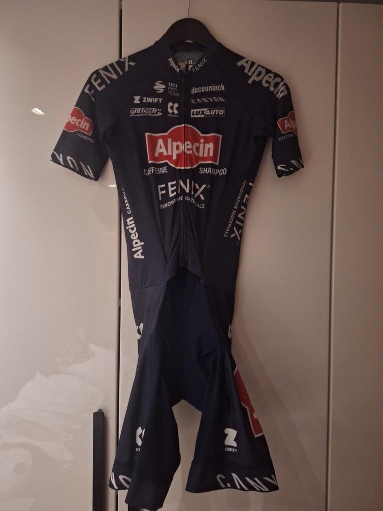 Alpecin Fenix Deceuninck Canyon Zwift Kalas snelpak

Kalas m, Ophalen, Zo goed als nieuw, Bovenkleding