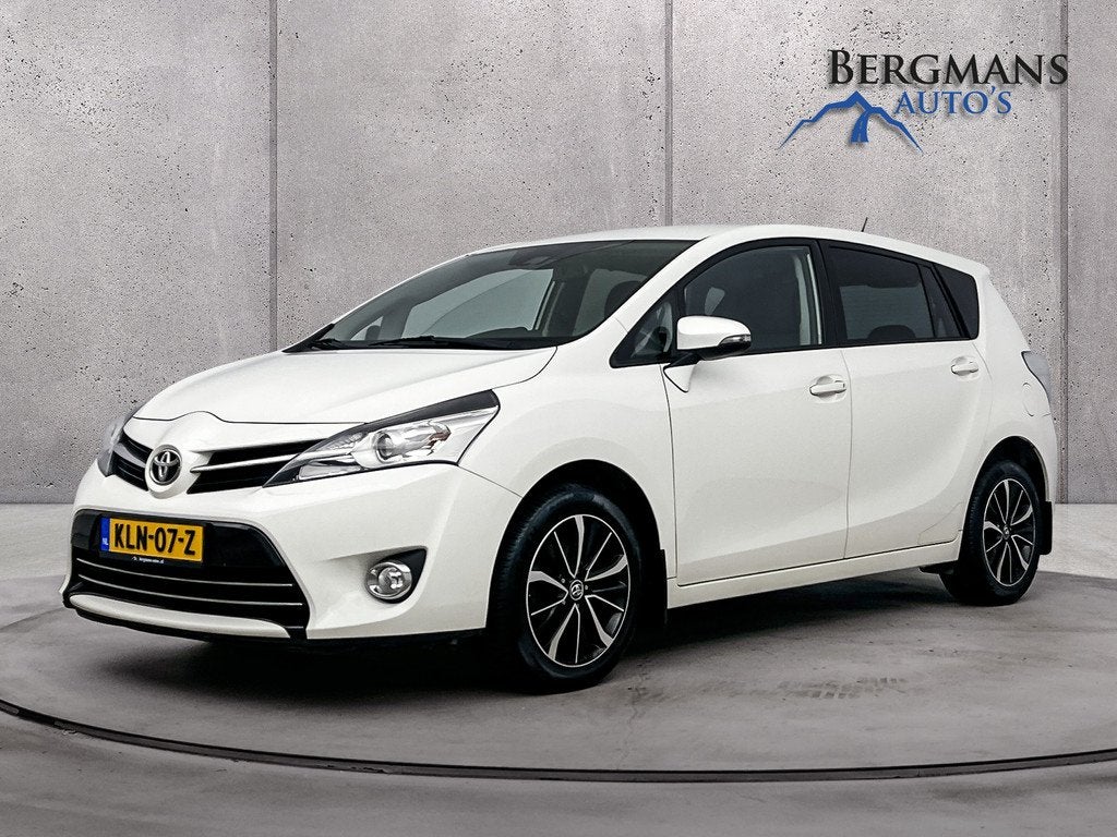 Toyota Verso 1.6 VVT-i Dynamic 50th anniversary // DEALEROND, Auto's, Toyota, Gebruikt, 4 cilinders, Bedrijf, Handgeschakeld