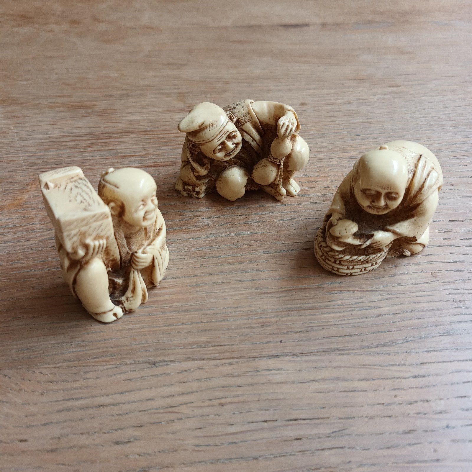 3x Japanse netsuke van ivorine,  ca. 4cm hoog, Ophalen of Verzenden