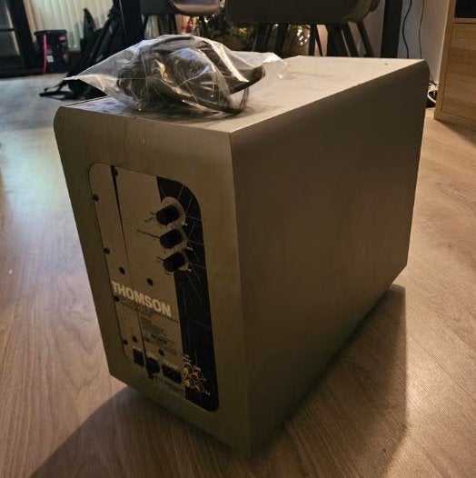 Te ruil: Thomson SPL2000 100W Subwoofer, Audio, Tv en Foto, Luidsprekers, Ophalen of Verzenden, 60 tot 120 watt, Subwoofer, Overige merken
