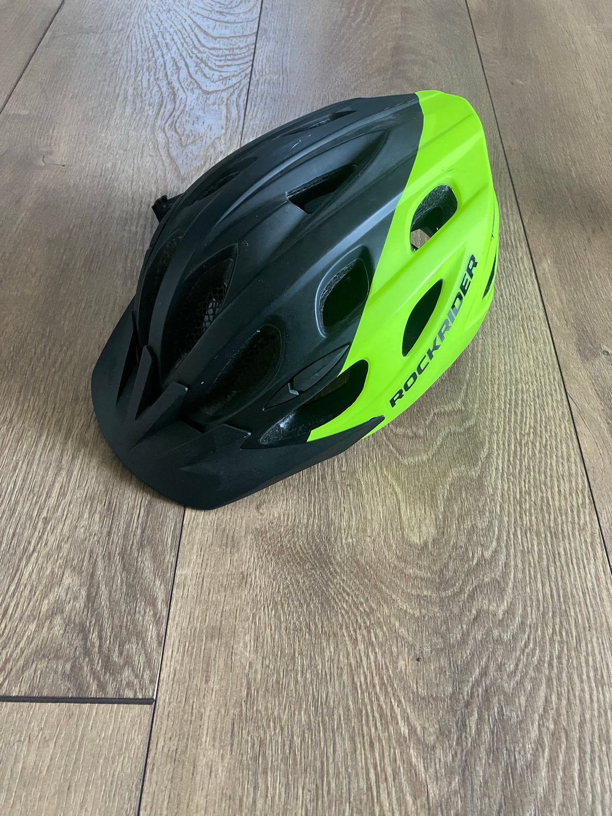 Rockrider Fietshelm - Zwart/Neon Geel, Fietsen en Brommers, Fietsaccessoires | Fietshelmen, Ophalen of Verzenden, Zo goed als nieuw