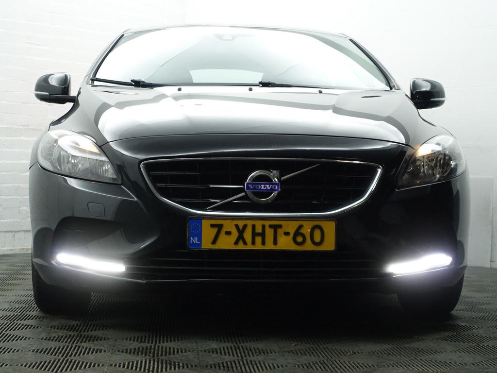 Volvo V40 2.0 D4 Momentum Business- Park Assist, Stoelverwar, Auto's, Volvo, Voorwielaandrijving, Euro 5, Stof, Gebruikt