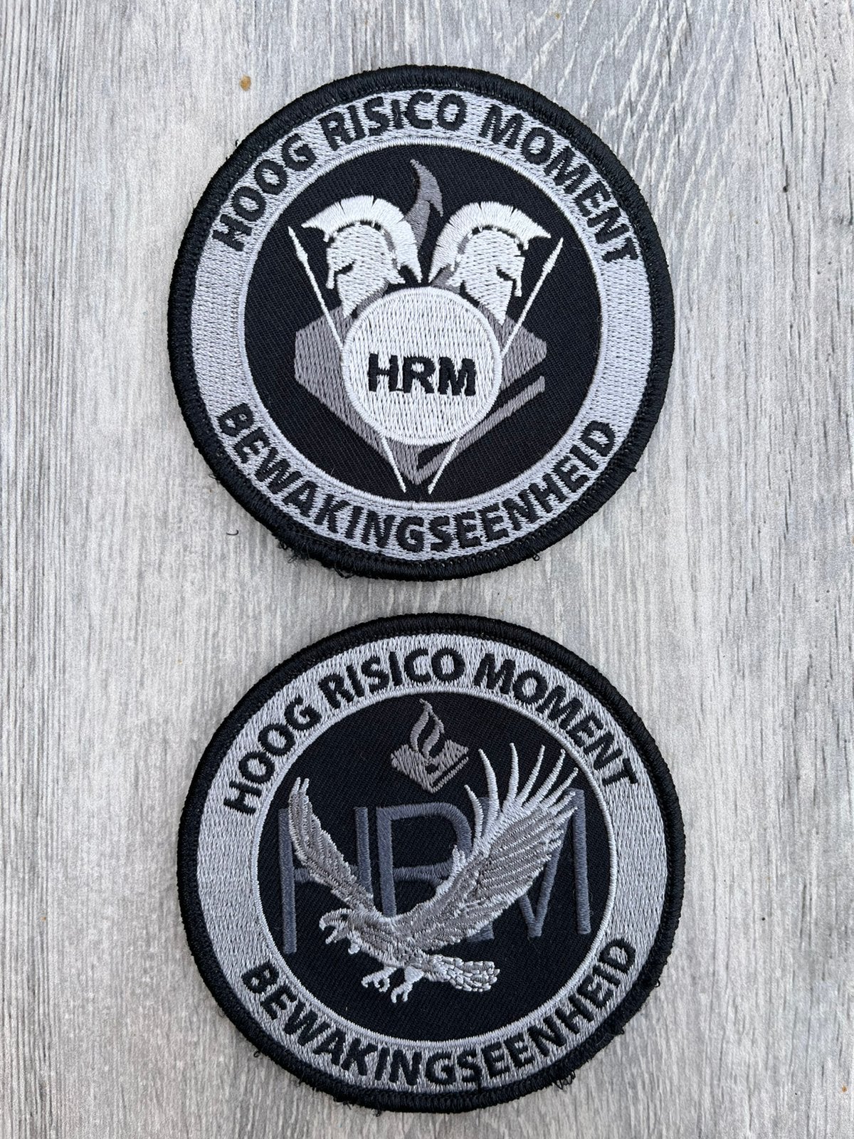 Politie bewakingseenheid emblemen, Verzenden