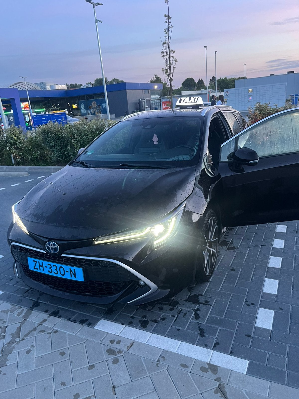 Taxi Toyota Corolla TS 2.0 Hybrid 184pk CVT 2019 Bruin, Auto's, Toyota, 1345 kg, 450 kg, 750 kg, Bruin