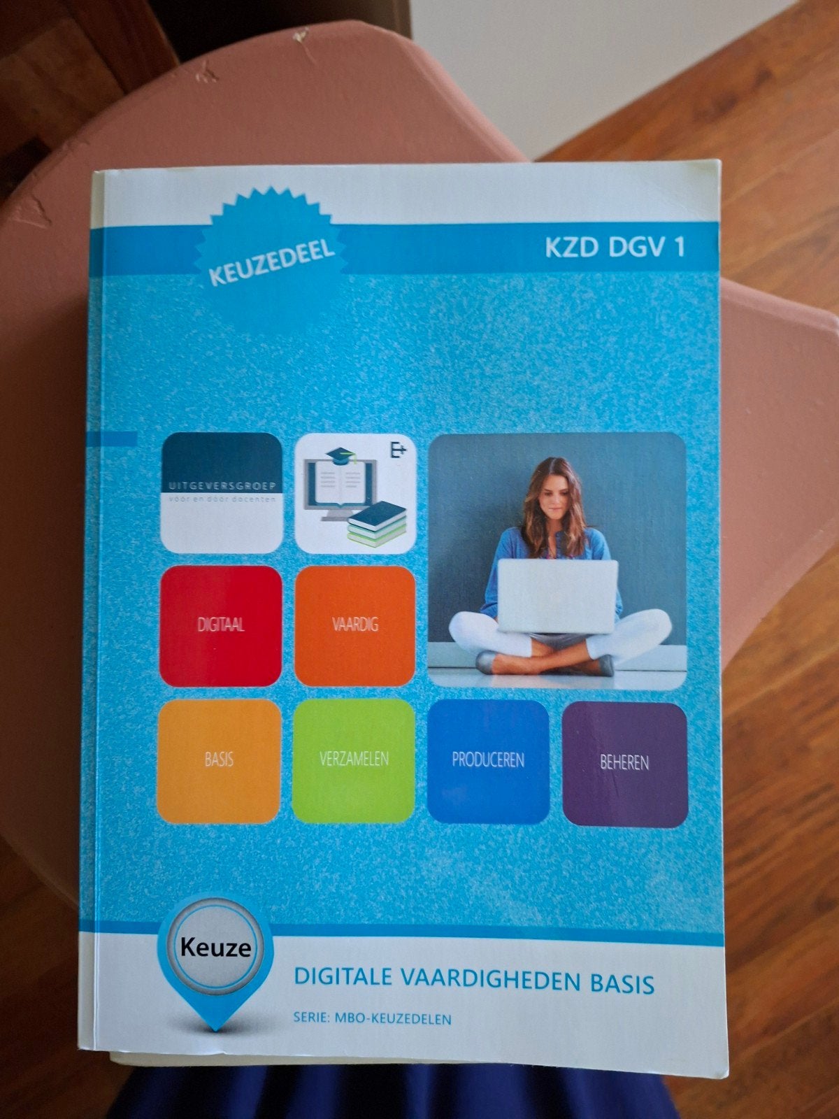 Handboeken Assistant Business Services, Ophalen of Verzenden, Beta, Zo goed als nieuw, HBO