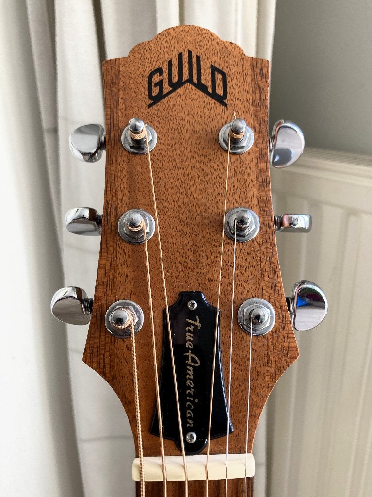 Foto 4 van Guild D4 All Mahogany HR True American akoestische gitaar