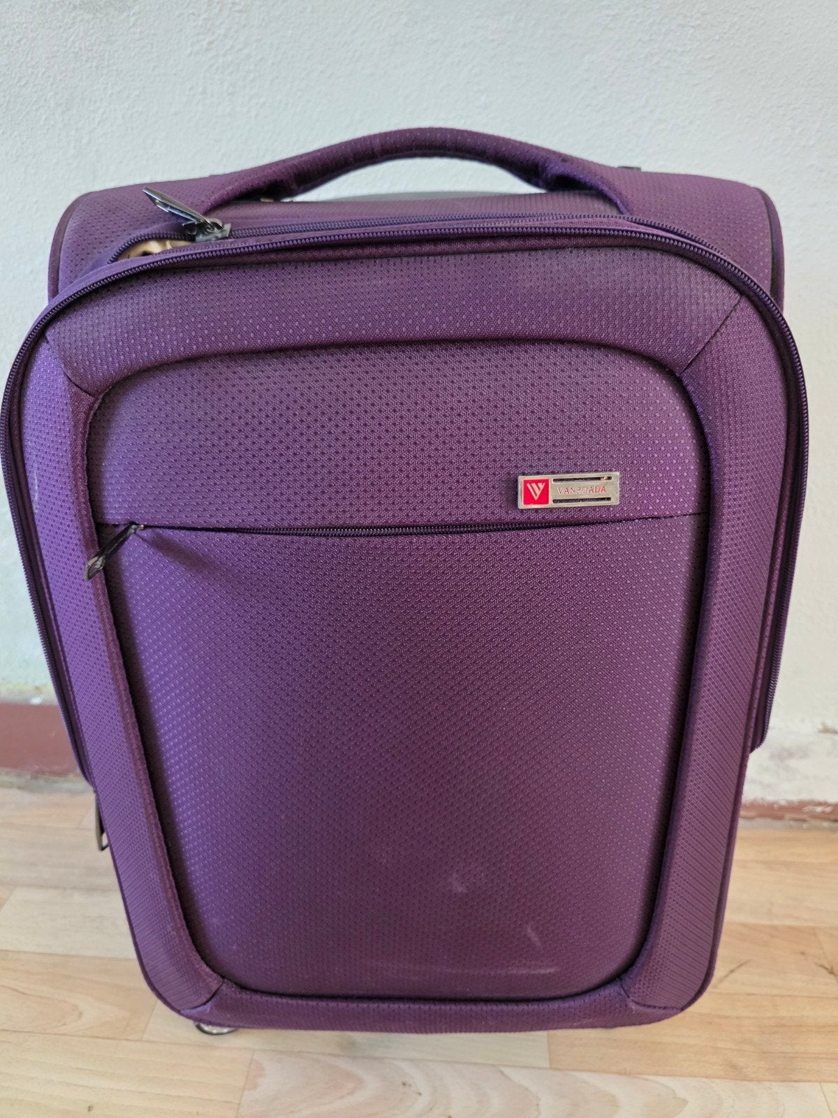 Paarse kleine reiskoffer, Ophalen, 50 tot 60 cm, Hard kunststof, Zo goed als nieuw