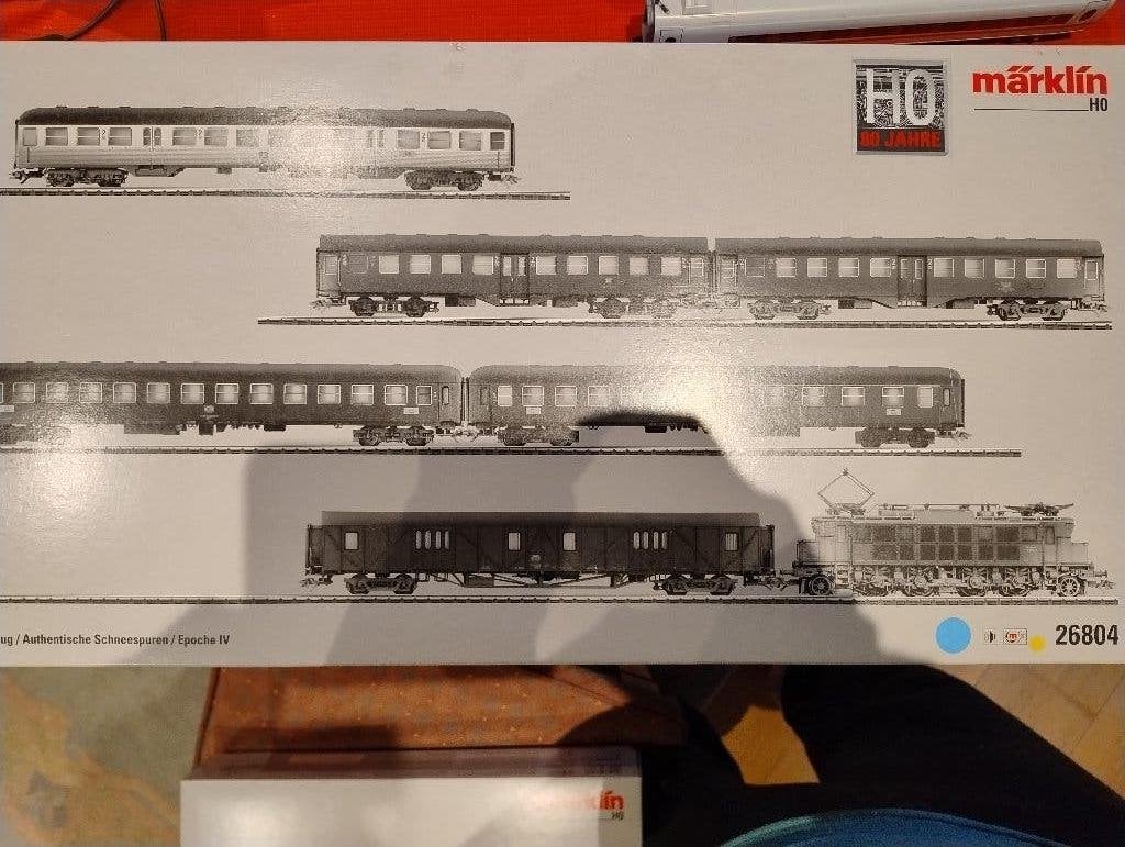 Märklin 26804 – Treinset "Personenzug" BR 117 – Besneeuwd –, Hobby en Vrije tijd, Ophalen, Wisselstroom, Treinset, Nieuw