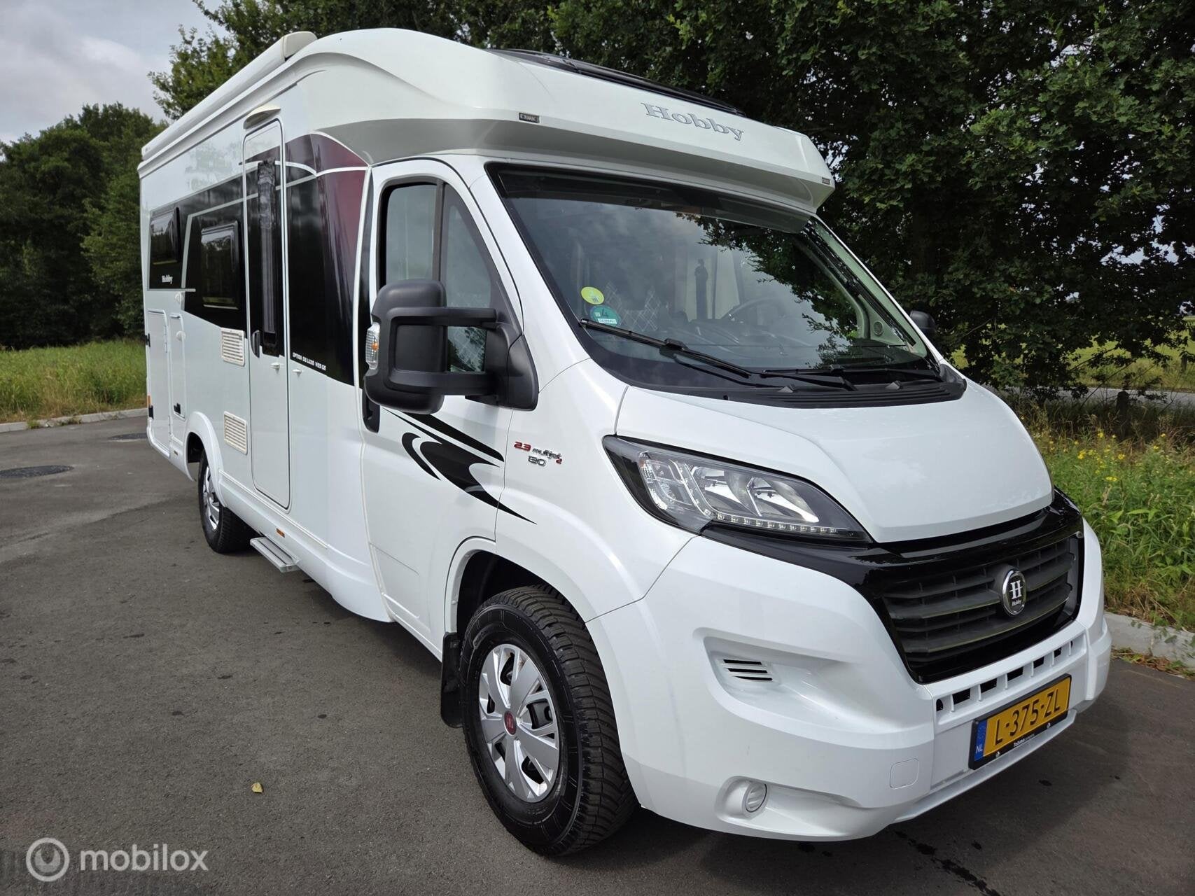 Hobby V65 GE 50 Years 2018 ☆Enkele bedden-51dkm-Euro-6 ☆, Hobby, Bedrijf, Half-integraal, Achteruitrijcamera