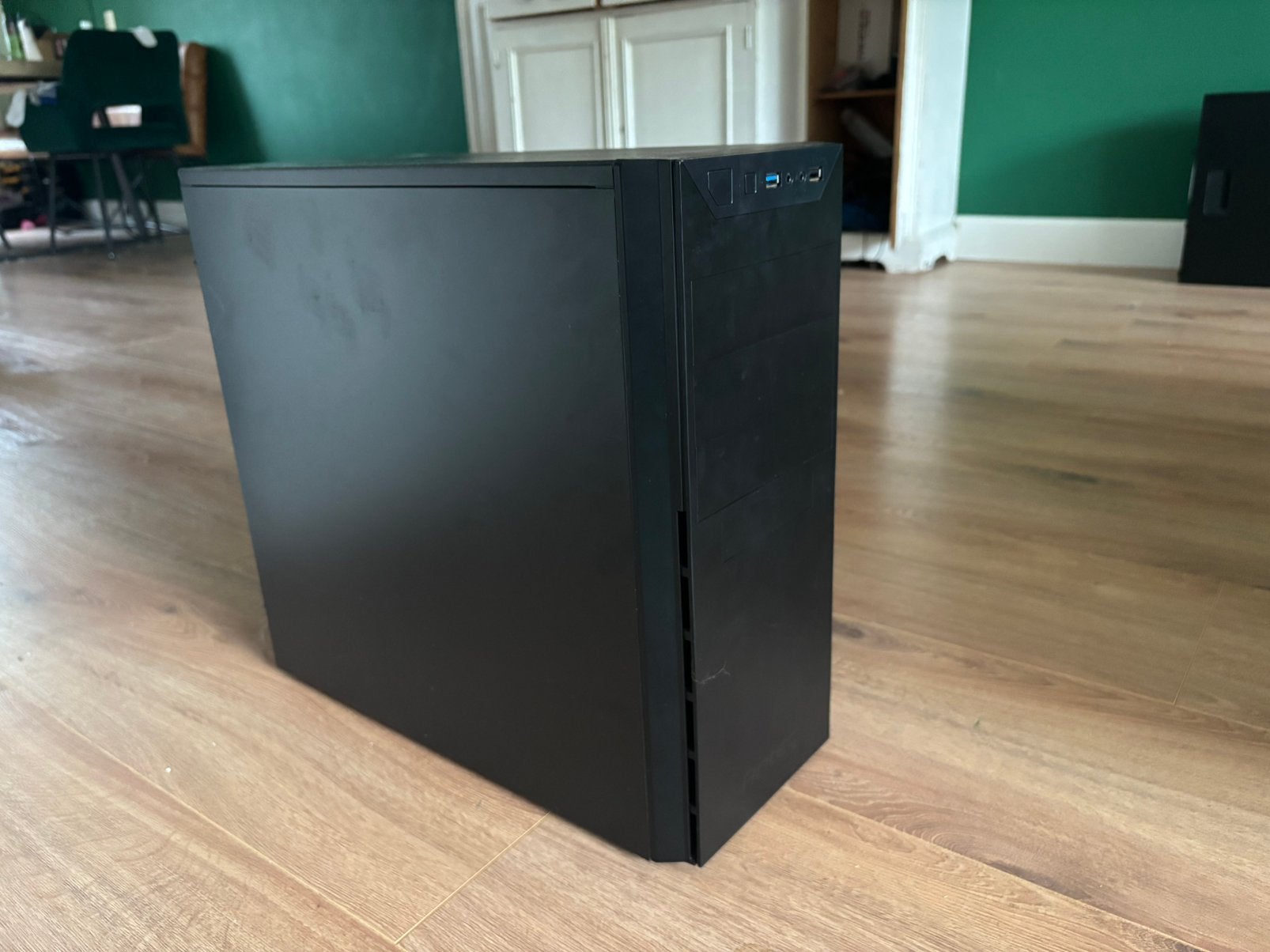 Antec midi tower, Computers en Software, Computerbehuizingen, Zo goed als nieuw, Ophalen of Verzenden