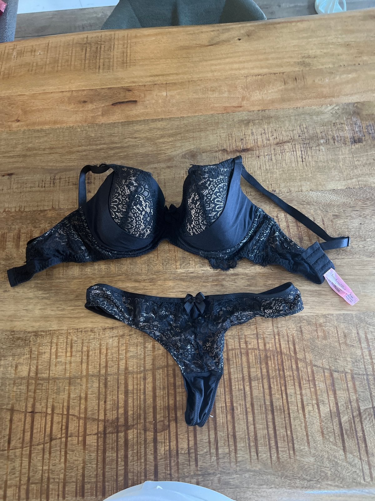 Hunkemöller Zwart kanten lingeriesetje (BH en string), Ophalen of Verzenden, Zwart, Setje