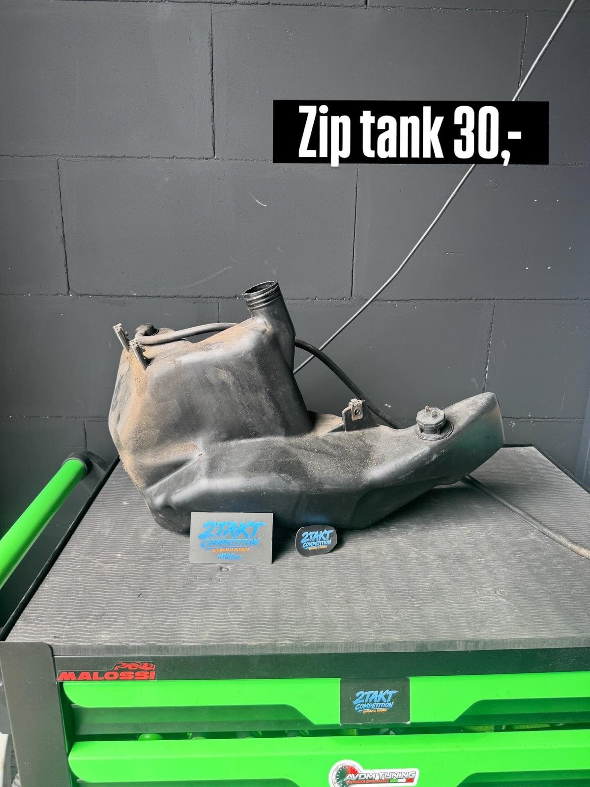 Zip tank, Ophalen of Verzenden