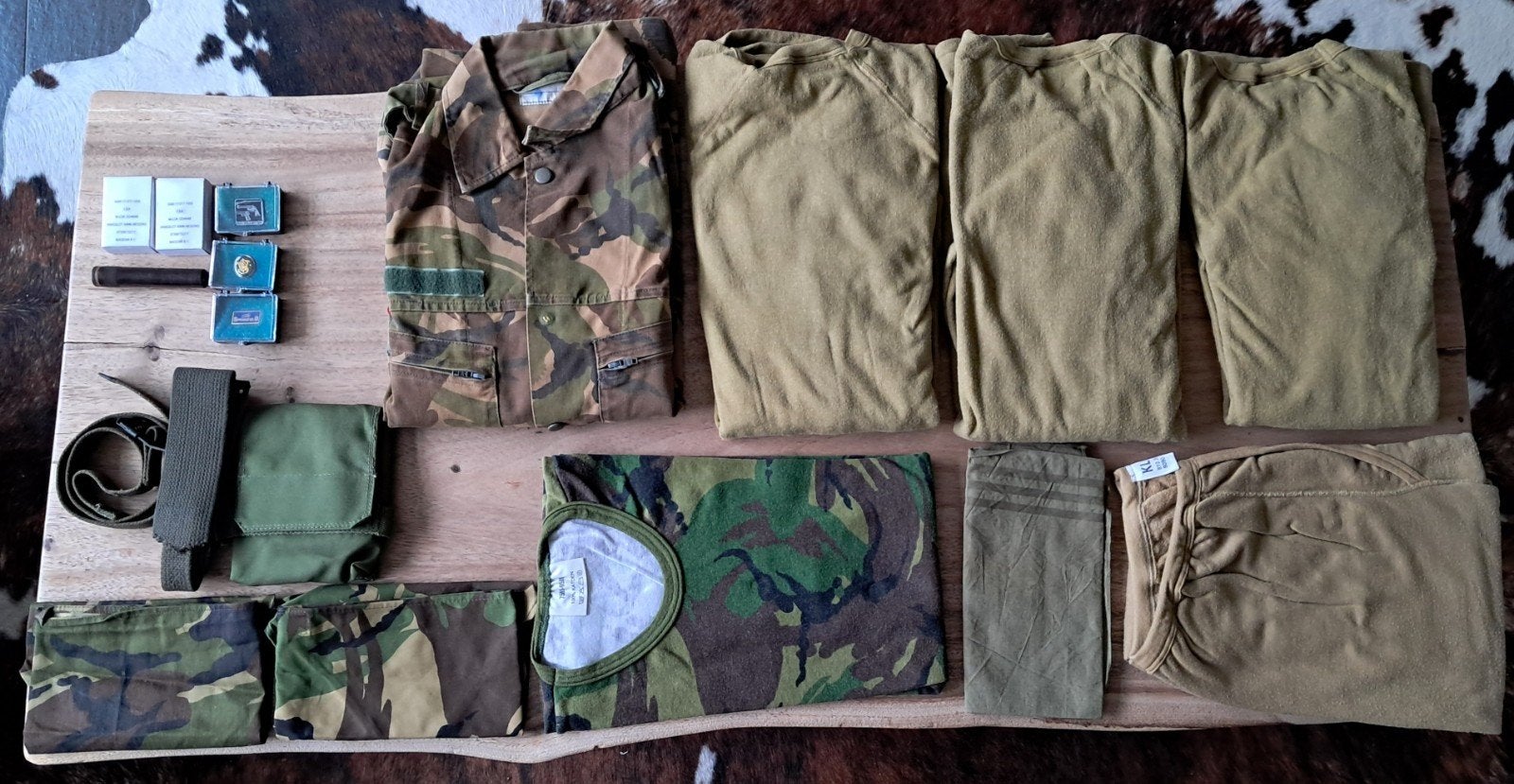 Lotje partij militaria legerkleding Landmacht PSU speldjes, Ophalen of Verzenden, Landmacht, Nederland, Kleding of Schoenen