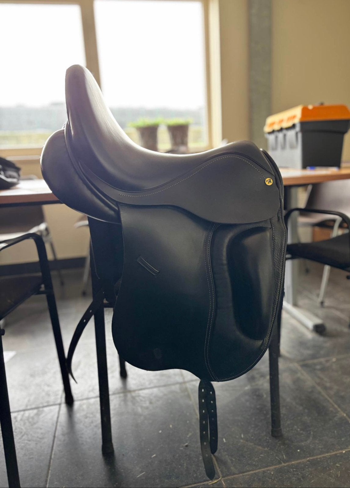 Anatomica Cygnus zadel. 17,5 inch MW boom, Ophalen of Verzenden, Zo goed als nieuw, Dressuur