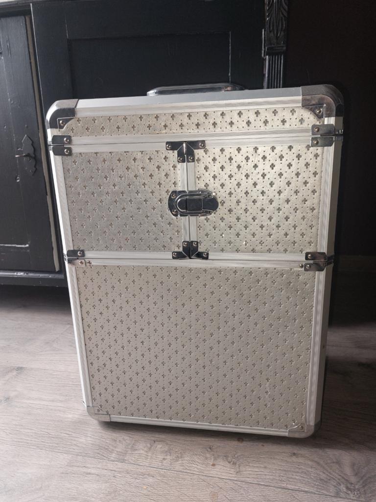 Trolley voor nagelstyling, Ophalen