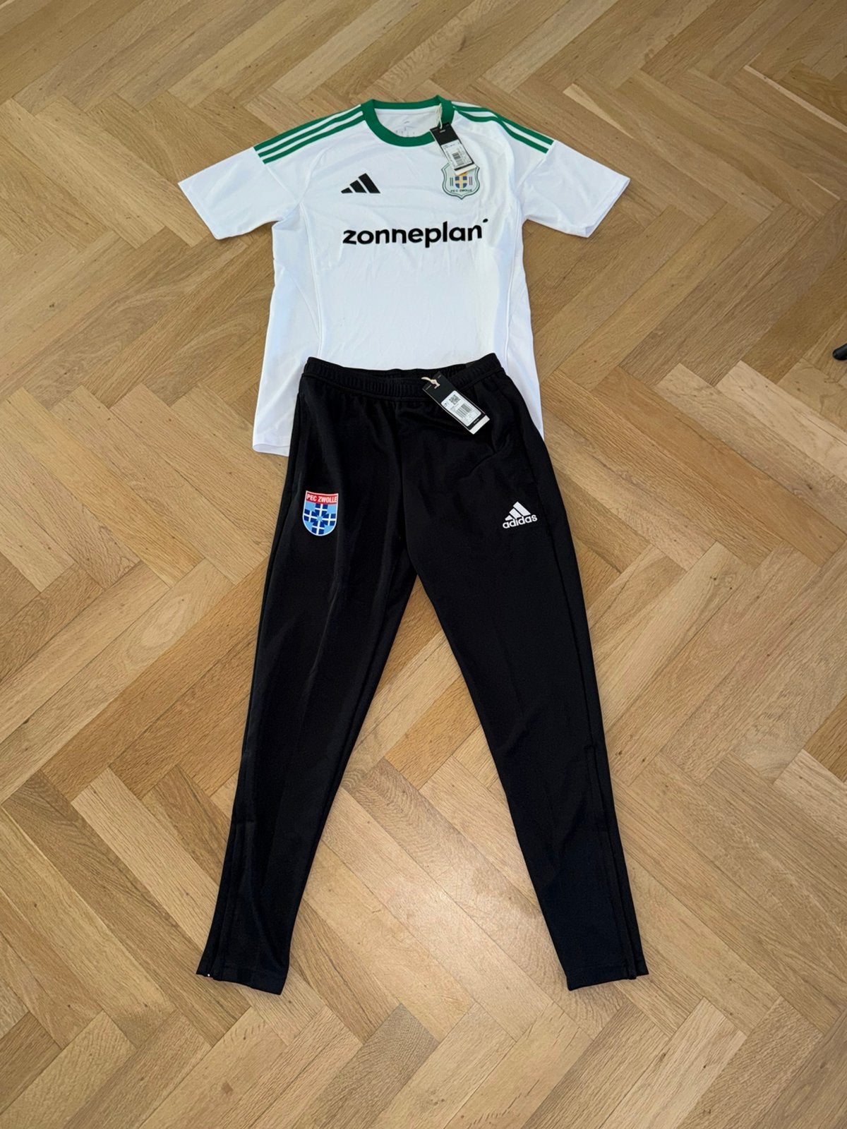 PEC Zwolle Adidas Trainingsset Maat S – Nieuw, Blauw, Ophalen of Verzenden, Zo goed als nieuw, Voetbal