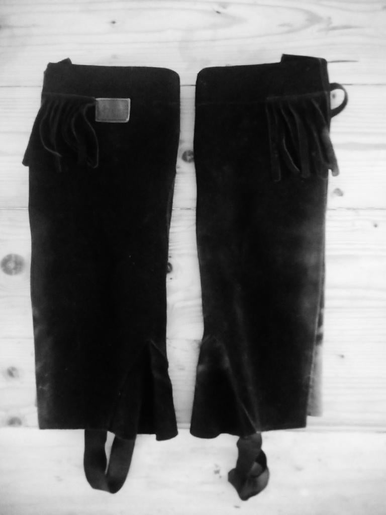 Suede chaps maat S, Dieren en Toebehoren, Paardrijkleding, Ophalen of Verzenden, Gebruikt, Overige soorten, Schoeisel