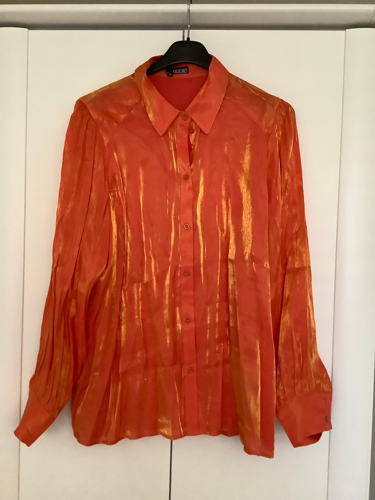 Mooie oranje glans blouse maat 44, Kleding | Dames, Grote Maten, Ophalen of Verzenden, Zo goed als nieuw, Oranje, Blouse of Tuniek