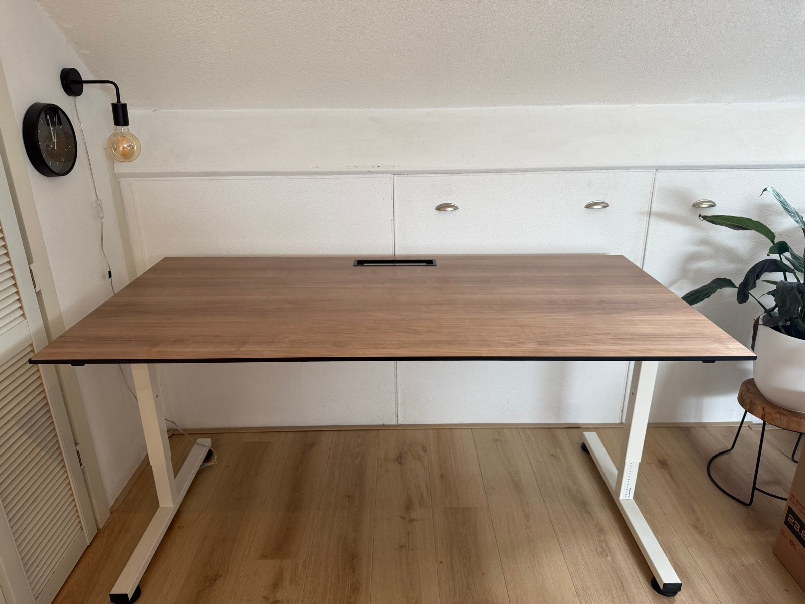 In hoogte verstelbaar bureau 160 x 80 cm, Ophalen, In hoogte verstelbaar, Zo goed als nieuw