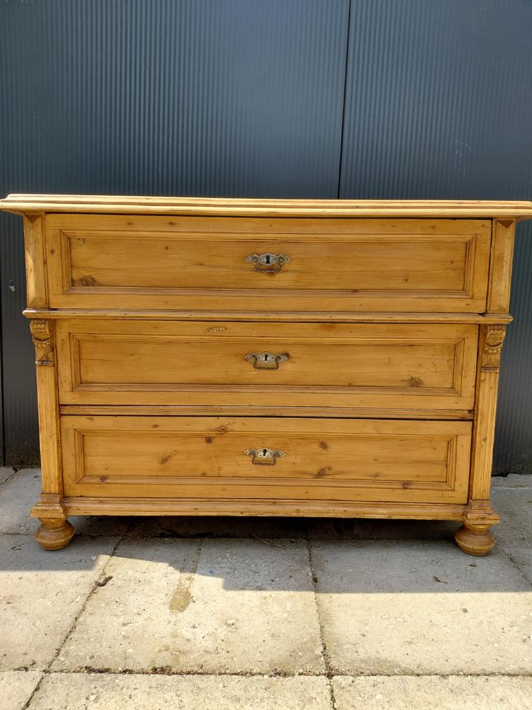 Oude ruime grenen ladenkast, Huis en Inrichting, Kasten | Ladekasten, Gebruikt, 3 of 4 laden, Minder dan 100 cm, 50 tot 75 cm
