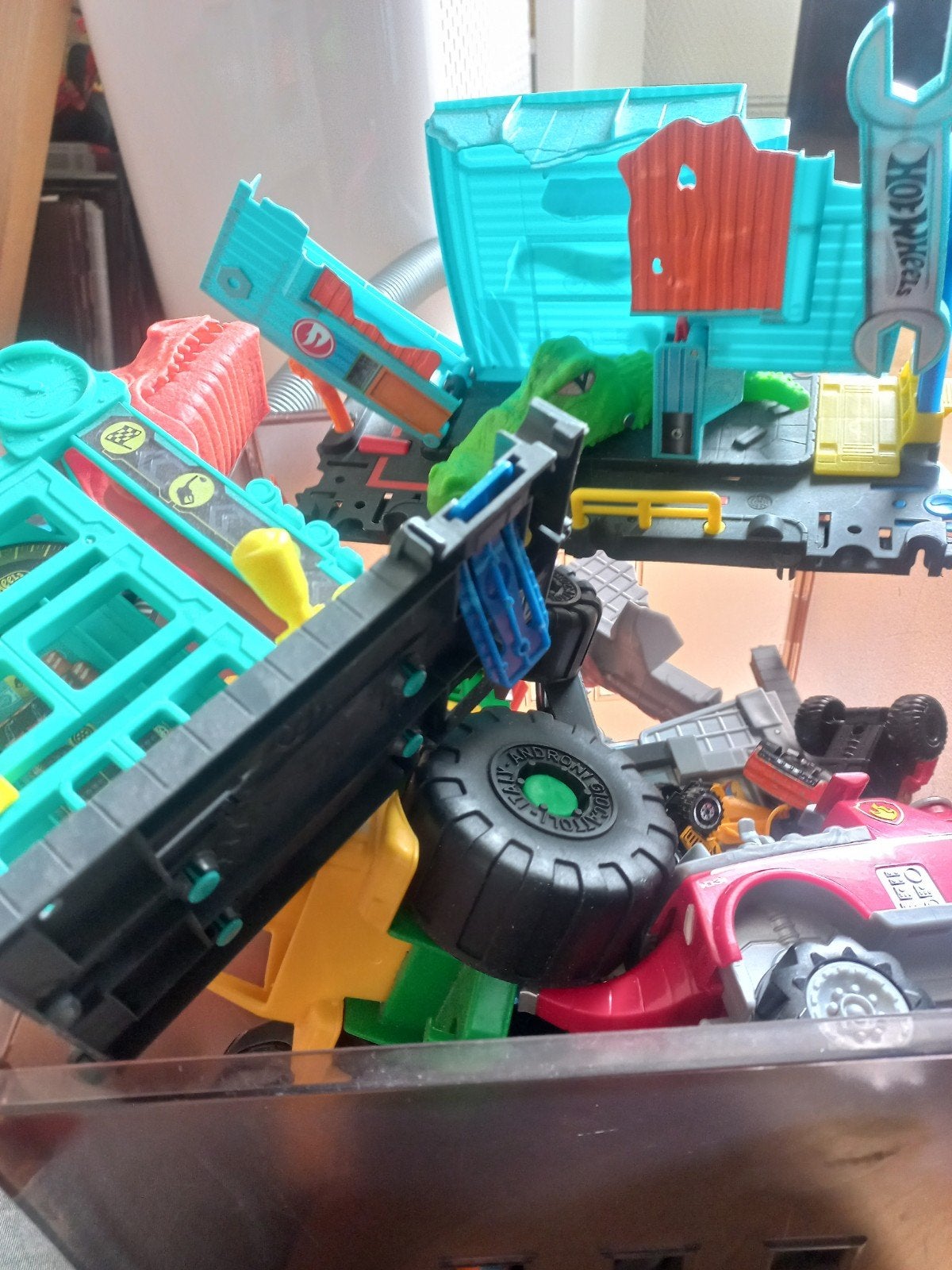 volle bak met hotweels en diverse autos af halen baarle hert, Ophalen, Gebruikt