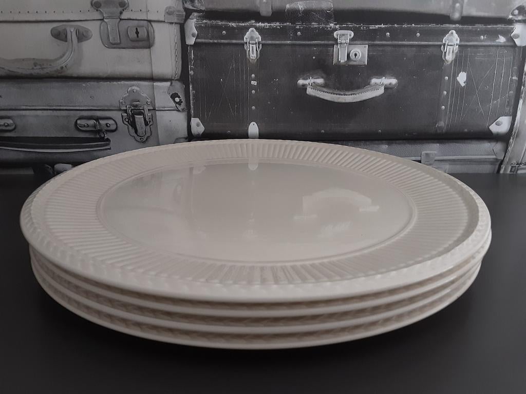 Wedgwood Edme onderborden/ pannenkoekenborden  32cm, Huis en Inrichting, Keuken | Servies, Ophalen, Overige typen, Zo goed als nieuw