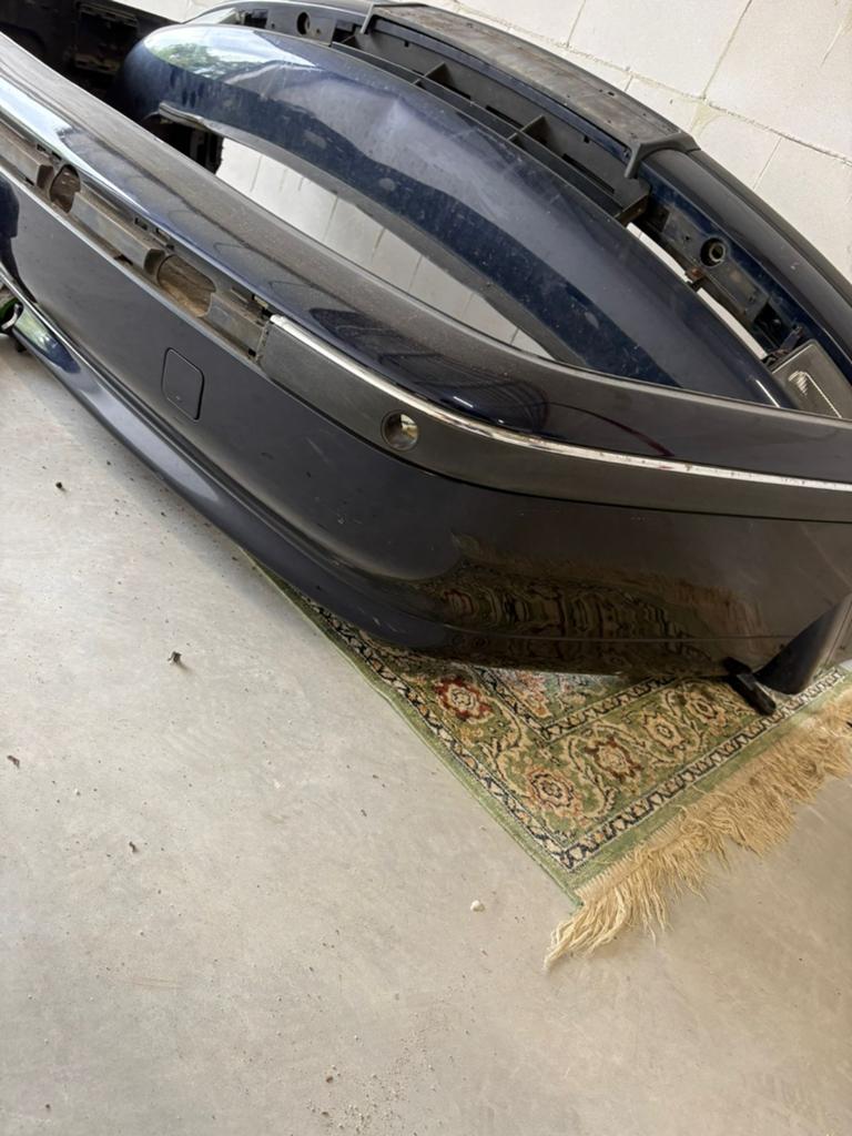 BMW E39 - VOORBUMPER EN ACHTERBUMPER MET TREKHAAK, Ophalen of Verzenden